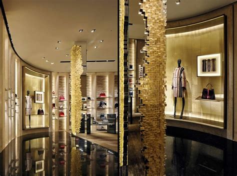 fendi milano montenapoleone